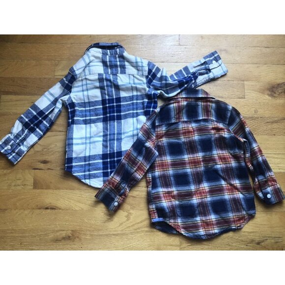 Gap Size 2T Flannel Bundle - Picture 2 of 6